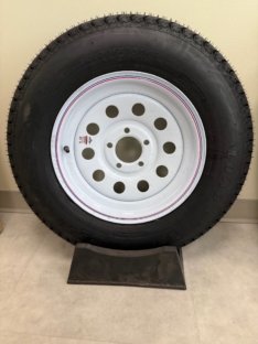 Kenda Karrier KR53 ST205/75D15 Trailer Tire on 15″ White Mod Wheel, 5×4.5